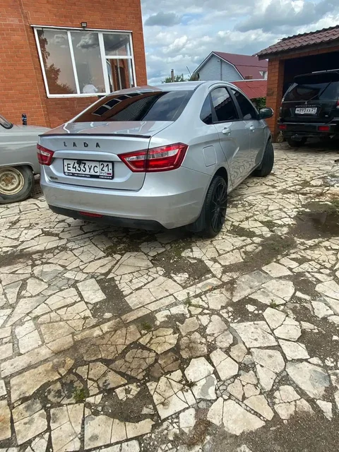 Продажа Lada Vesta 2018 года с пробегом 48 тыс. км - Минивэны в Казань
