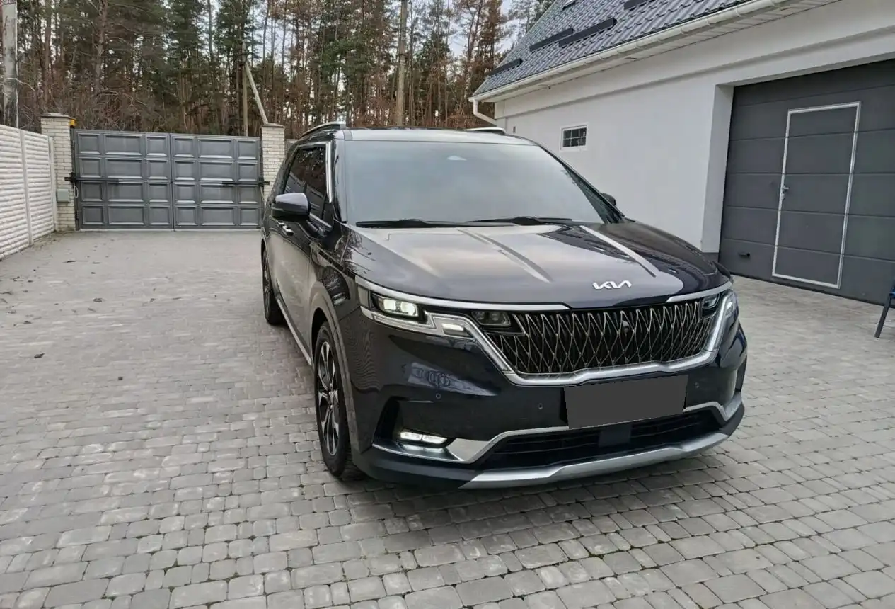 Kia Carnival IV поколение 2021 года - Минивэн (Авто) в Казань