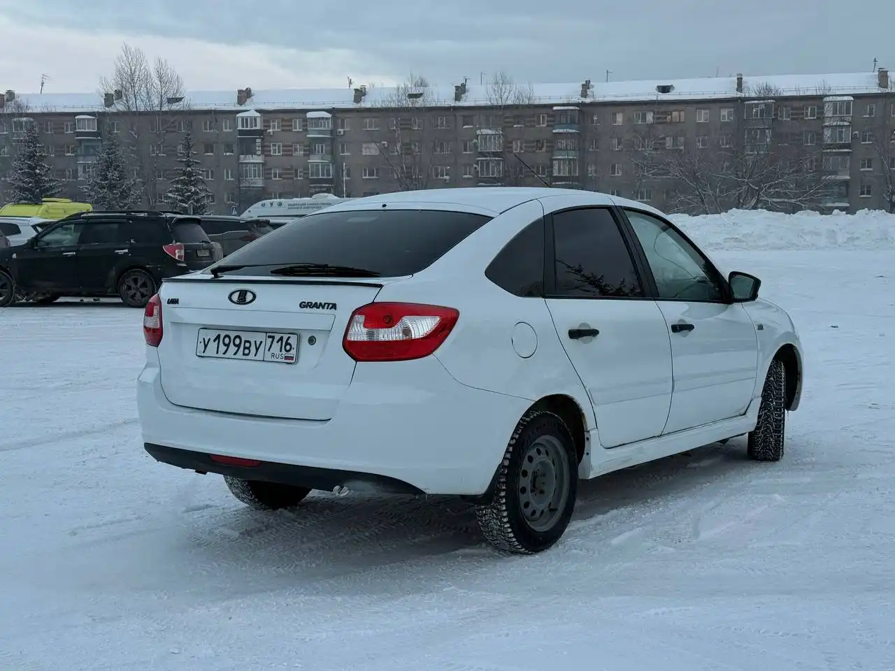 LADA Granta 2015 лифтбэк - Легковые автомобили (Авто) в Казань