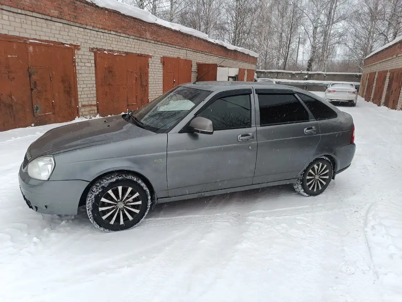 Автомобиль 9 года выпуска с пробегом 187 тыс. км - Легковые автомобили (Авто) в Нижнекамск