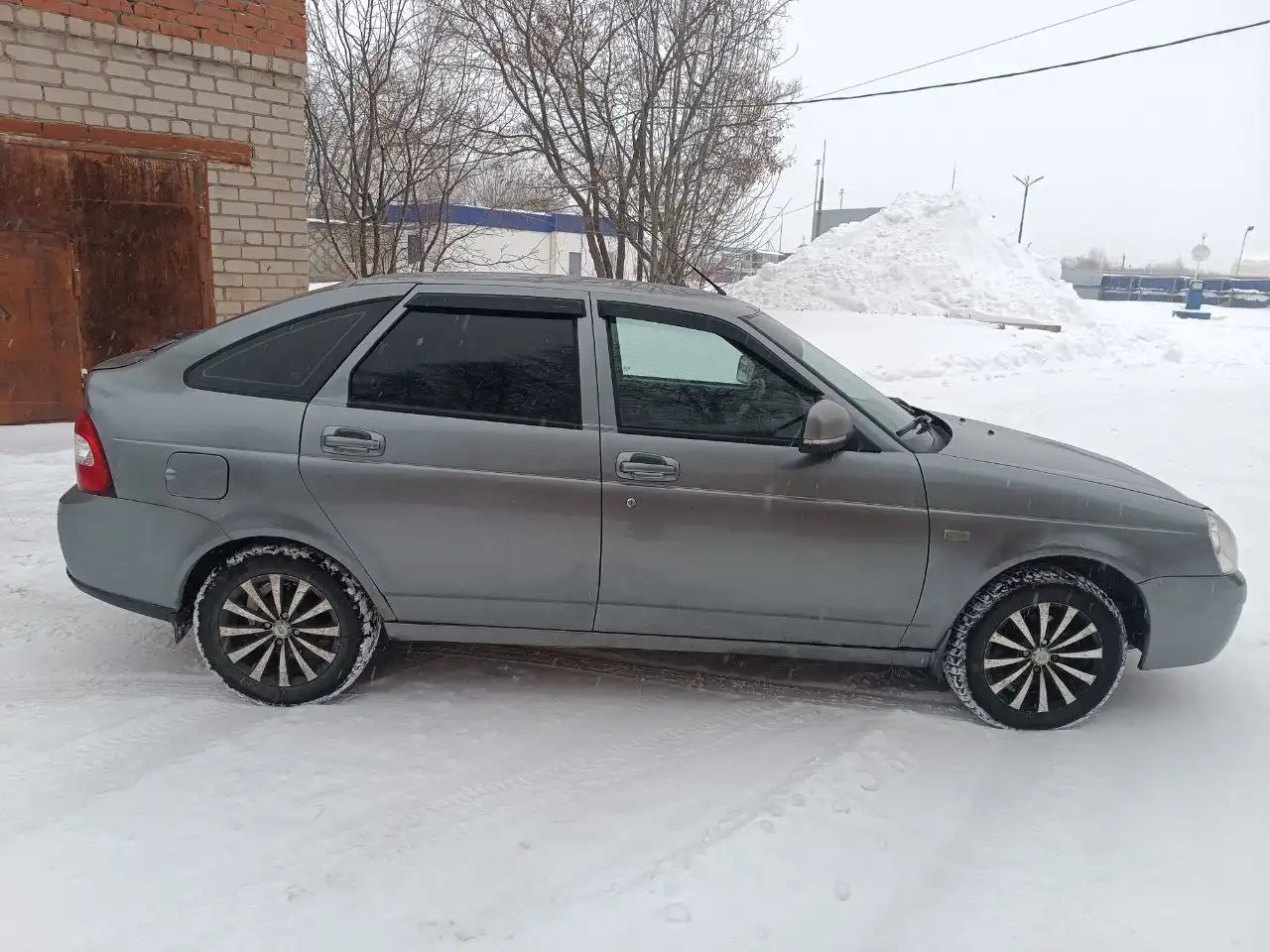 Автомобиль 9 года выпуска с пробегом 187 тыс. км - Легковые автомобили (Авто) в Нижнекамск