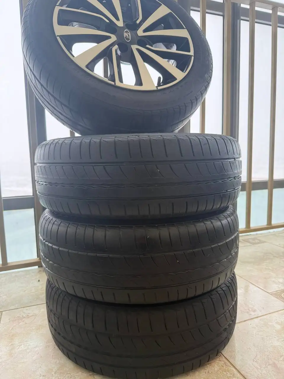 Продам комплект колес Lada Granta Club R15 - Запчасти (Авто) в Казань