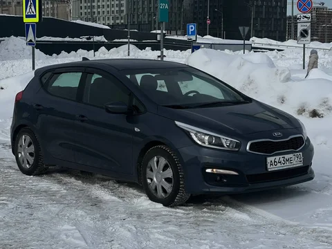 Kia Ceed 2018 года, 1.6 АТ, 93 тыс. км - Легковые в Казань