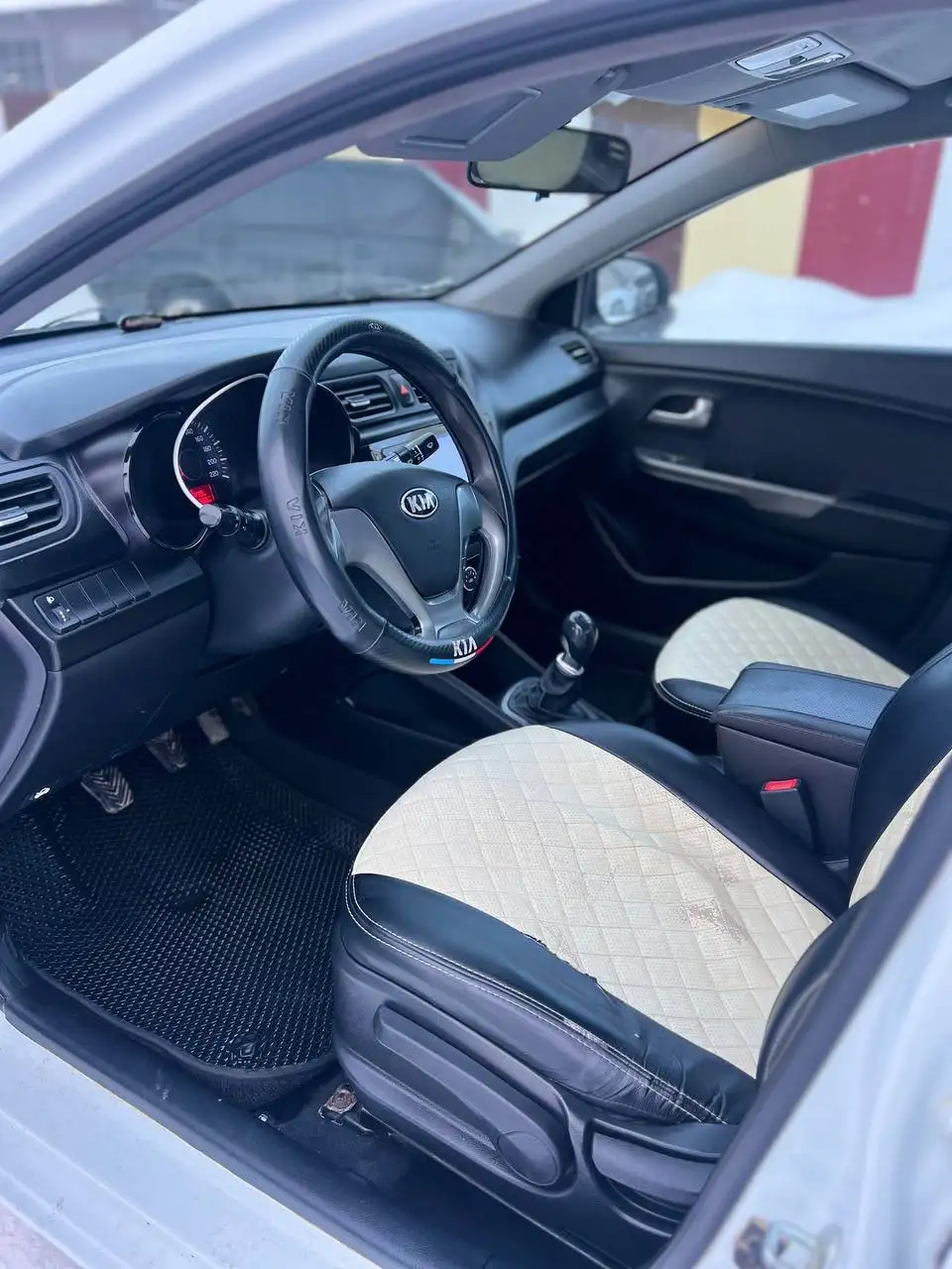 Продажа Kia Rio 2015 года - Легковые автомобили (Авто) в Набережные Челны