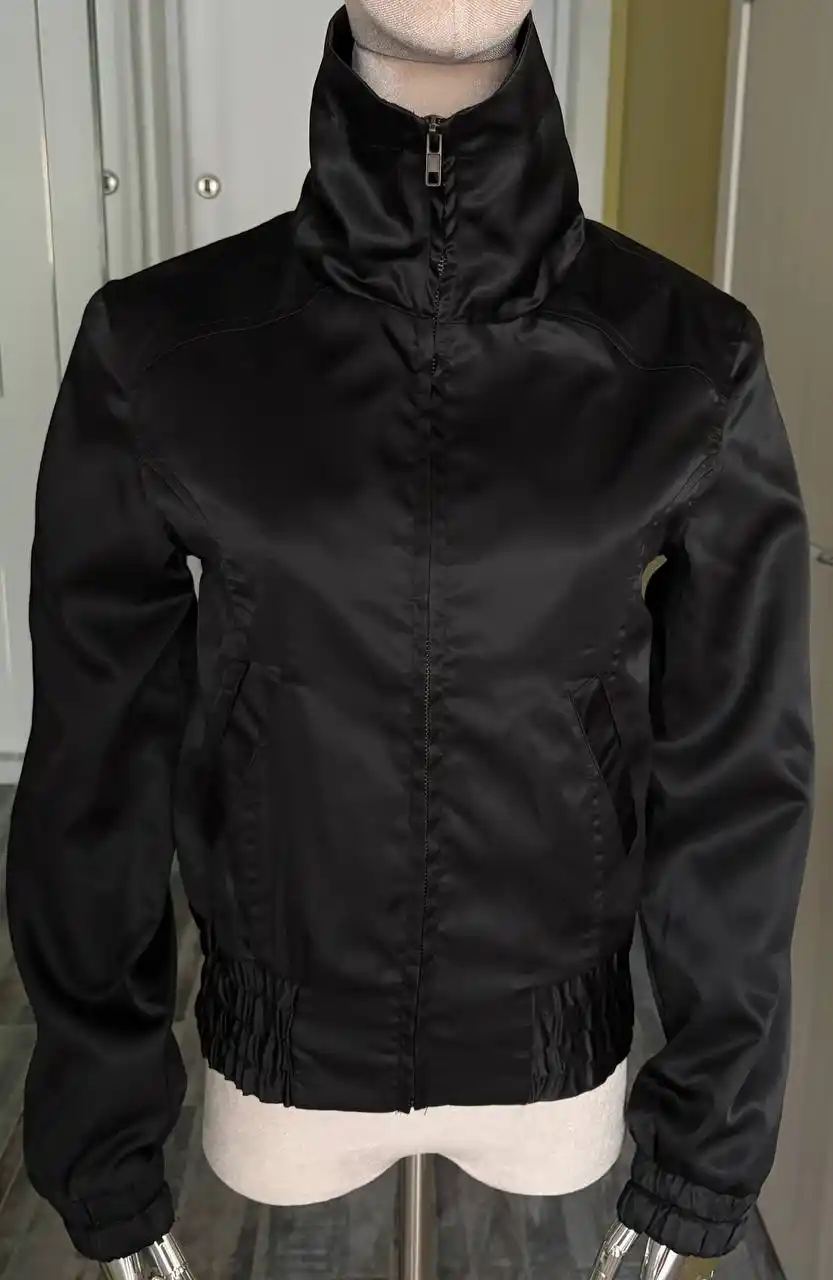 Кардиган Alba Moda и черная куртка