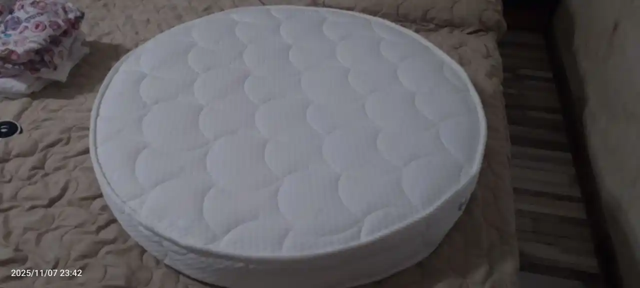 Продам матрас на круглую кроватку