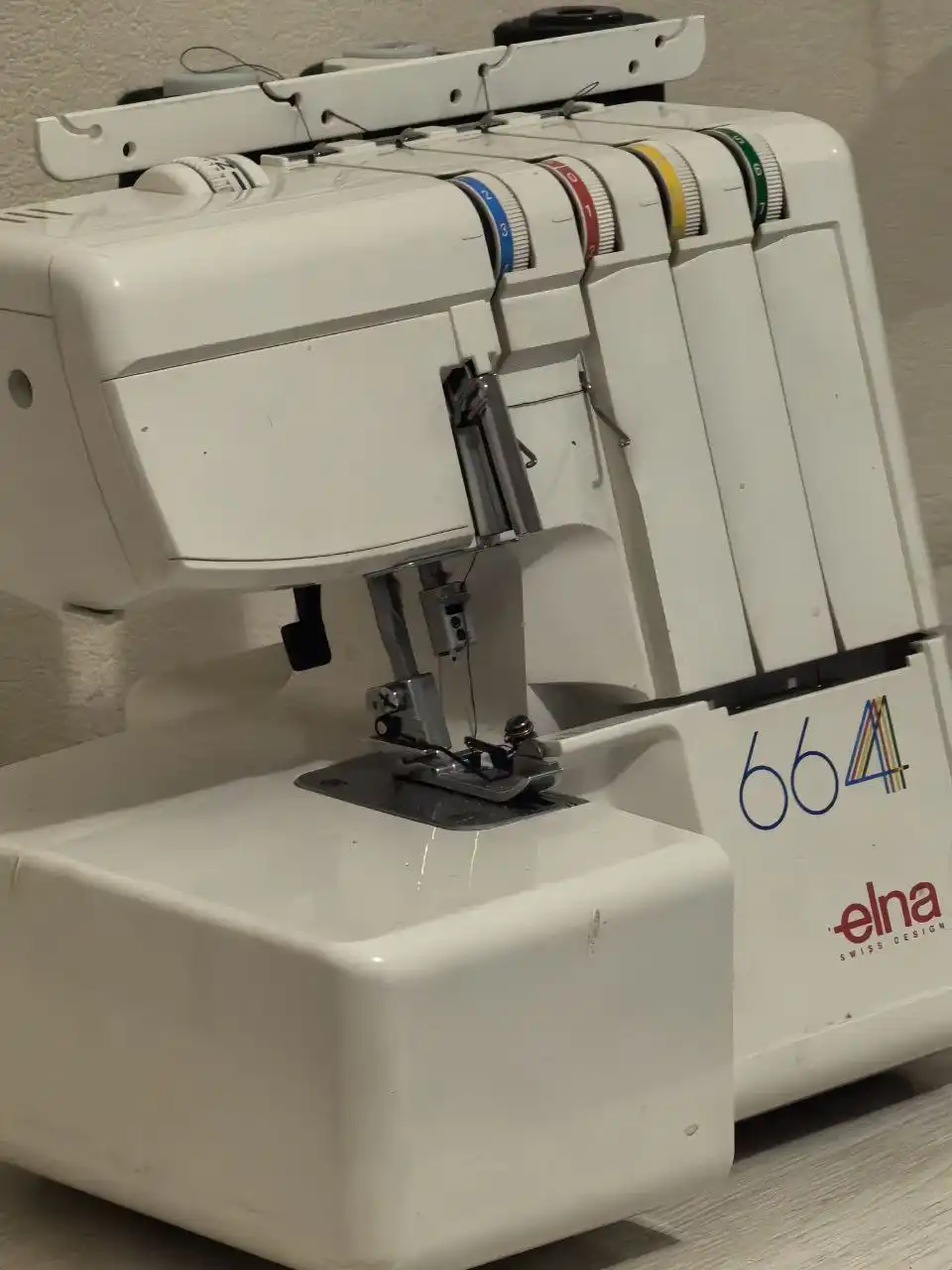 Продам бытовой оверлок