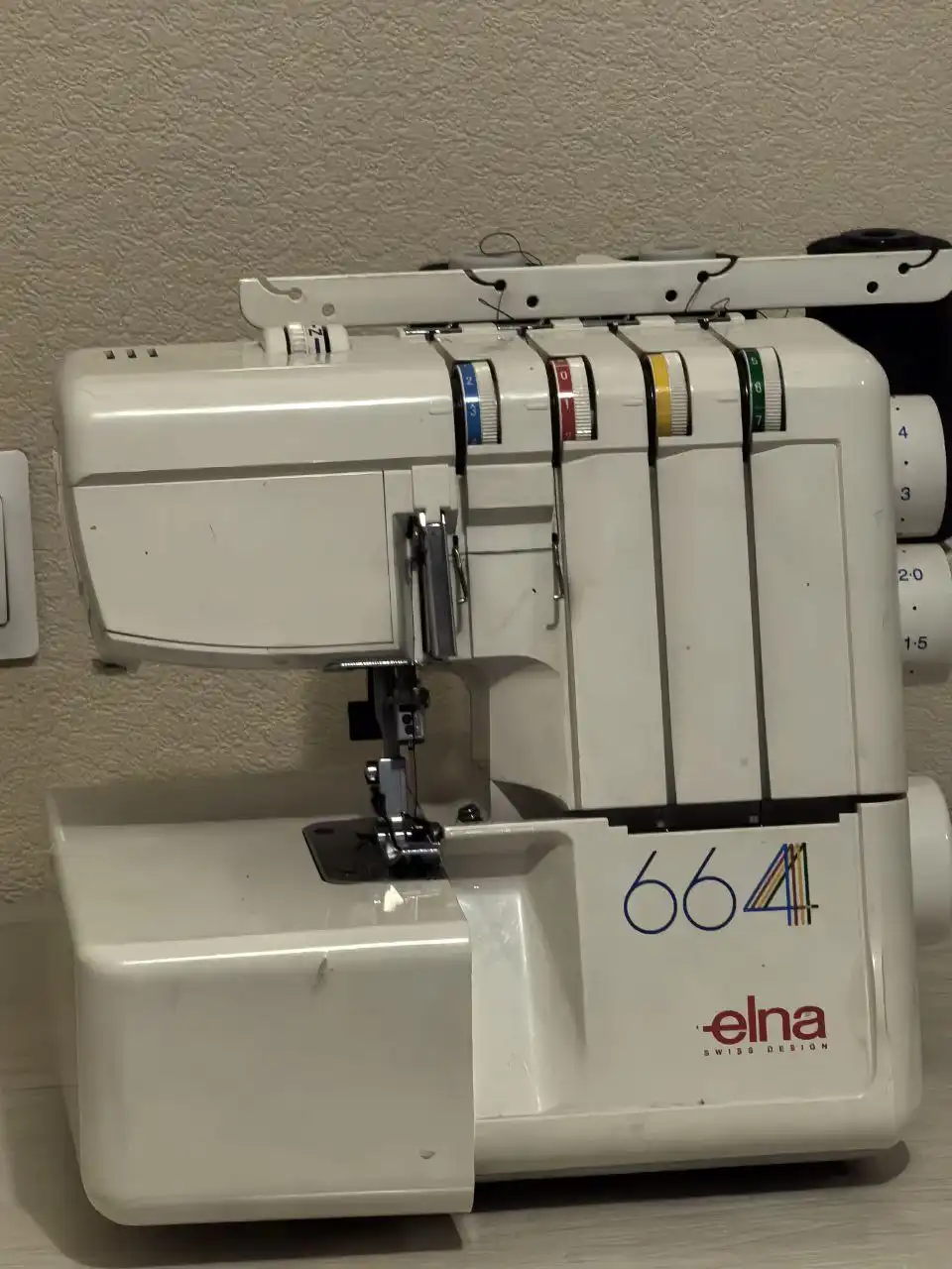 Продам бытовой оверлок