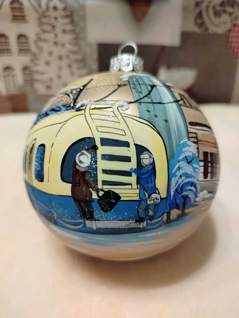 Коллекционные стеклянные изделия с круговой росписью