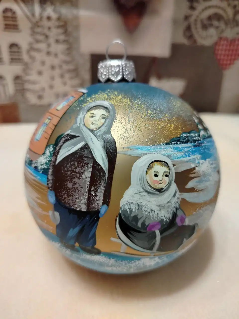 Коллекционные стеклянные изделия с круговой росписью