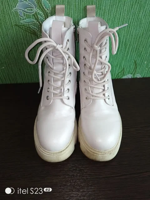 Женские ботинки и фигурка Мику Хатсуне - частное объявление в Балашиха