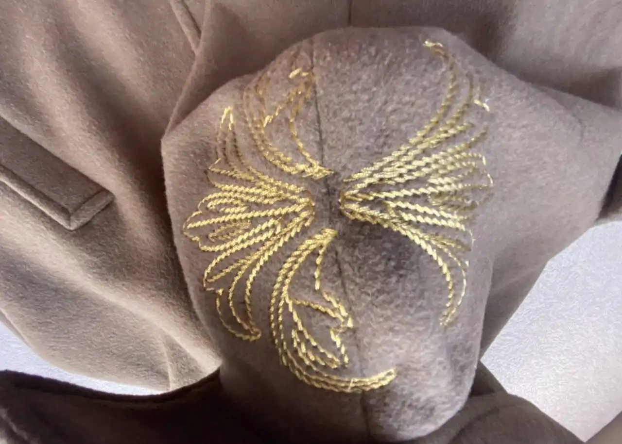 Аристократичное пальто-пончо в стиле накидки, цвет армейский хаки