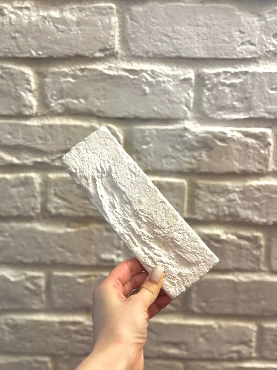 Продажа декоративного кирпича White Hills б/у