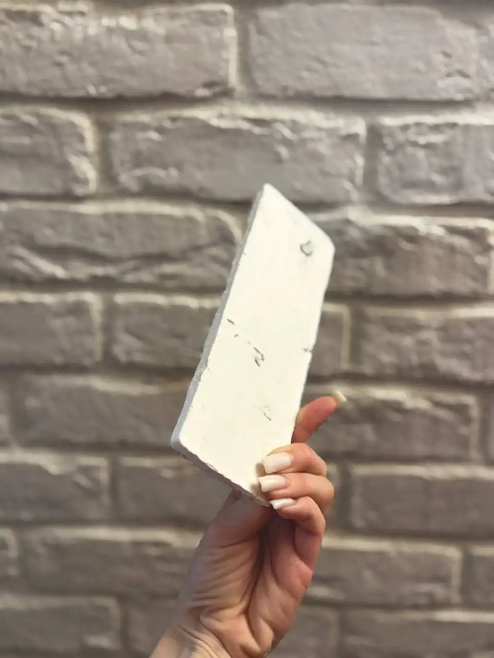 Продажа декоративного кирпича White Hills б/у