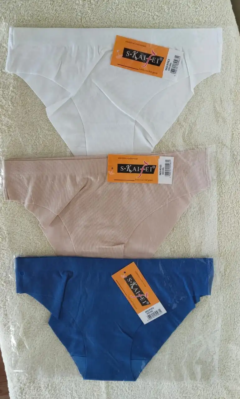 Новые бесшовные трусики с биркой, размер 42-44