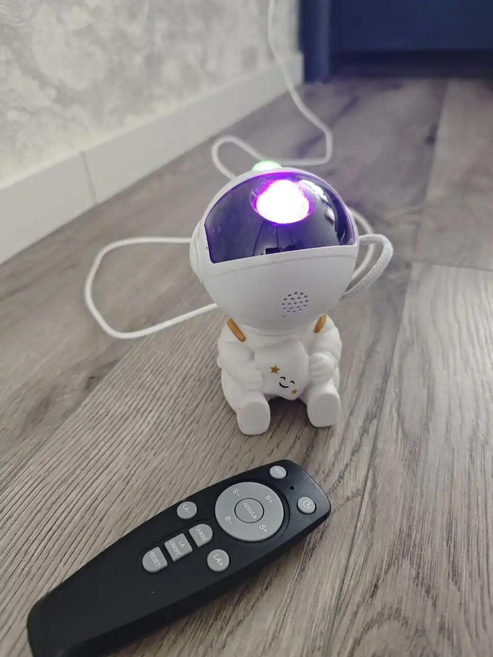 Ночник космонавт с пультом