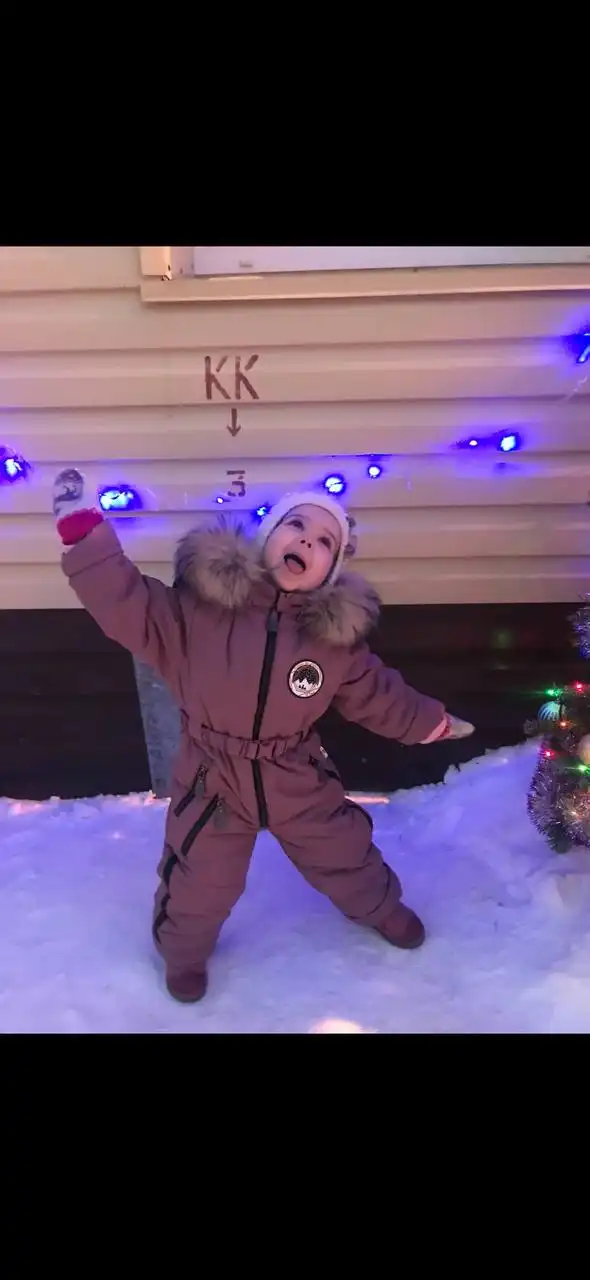 Продам зимний комбез на девочку