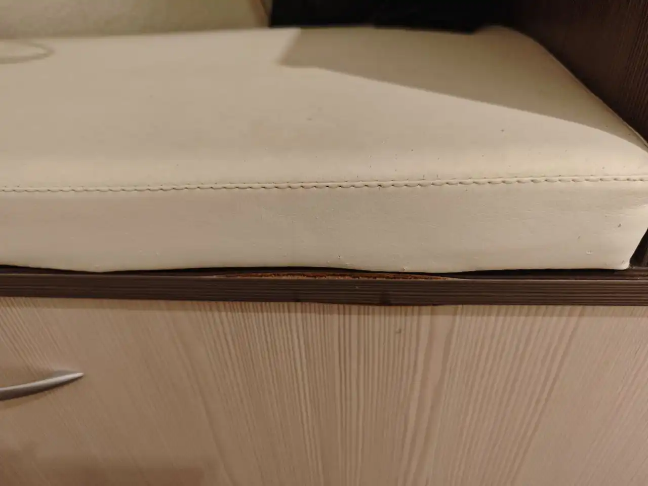 Продам обувницу с дефектами - Мебель (Для дома и дачи) в Балашиха