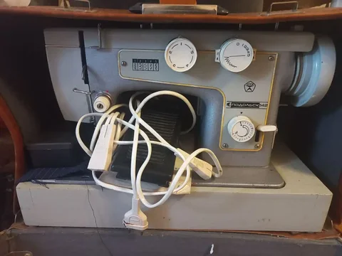 Швейная машинка Мальва (зигзаг, класс 120) - Школьные товары в Балашиха