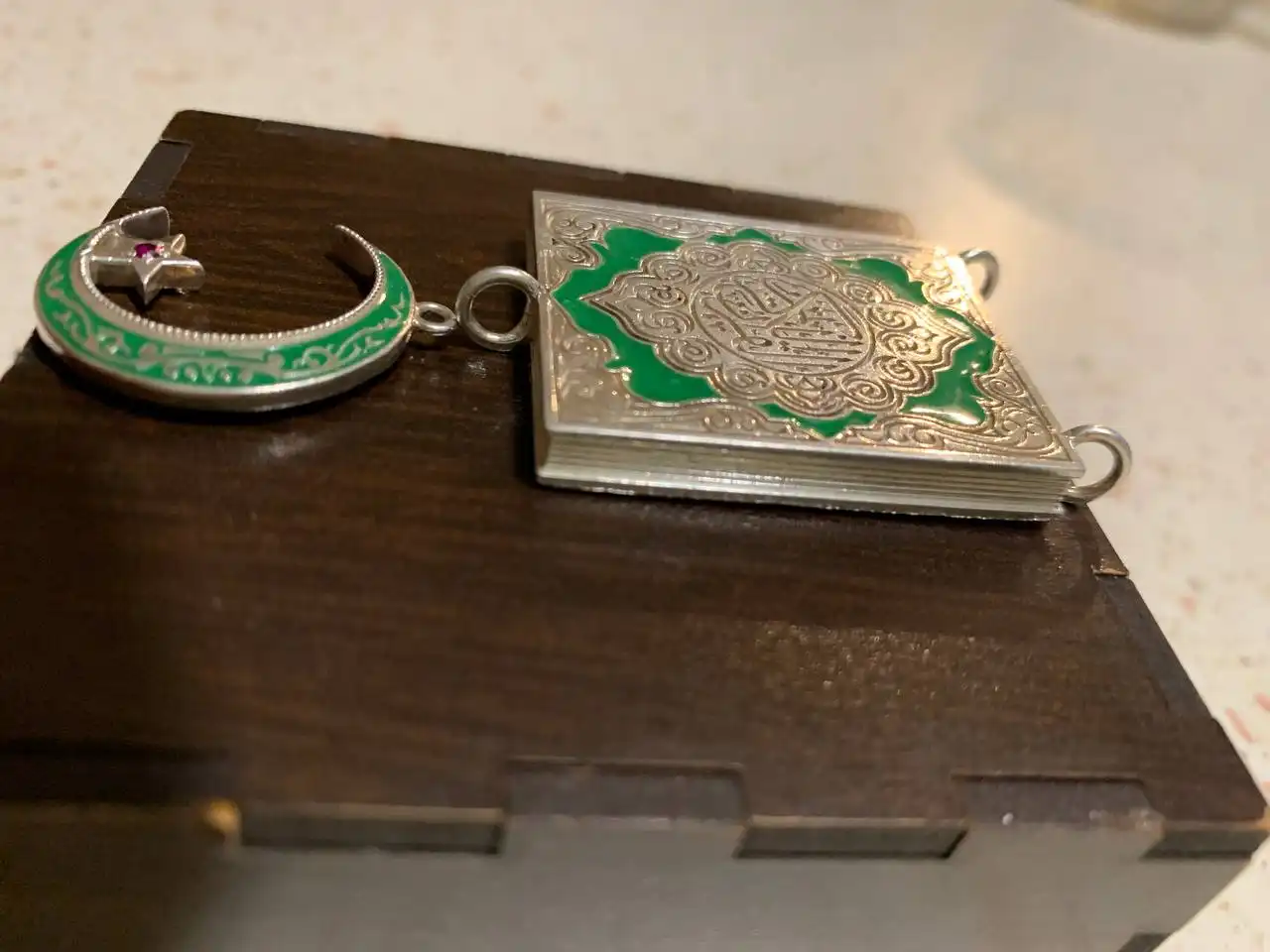 Продажа книги Коран из серебра 925 пробы - Книги (Хобби и отдых) в Балашиха