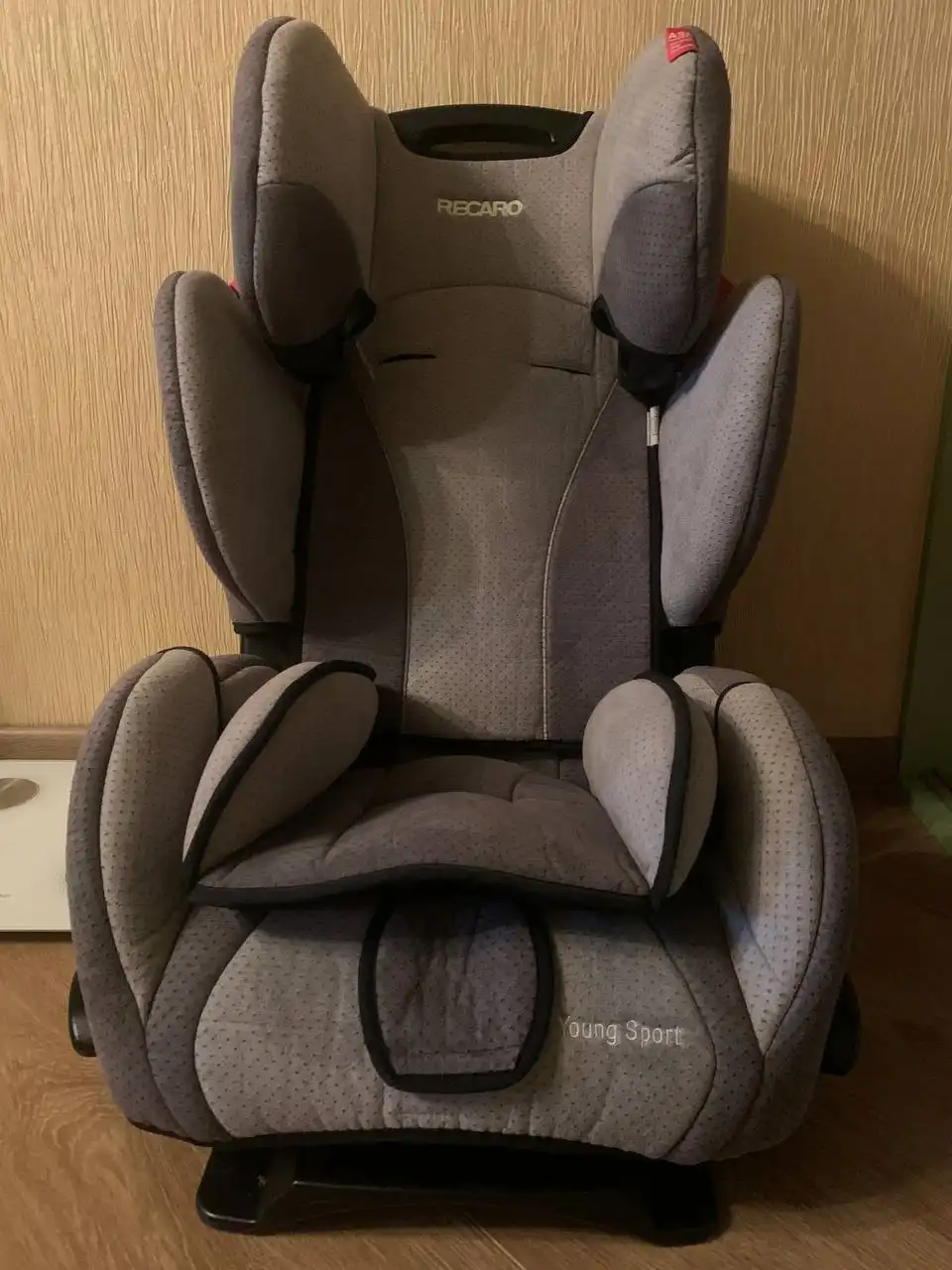 Автокресло Recaro Young Sport 9-36 кг - Автокресла (Товары для детей) в Балашиха