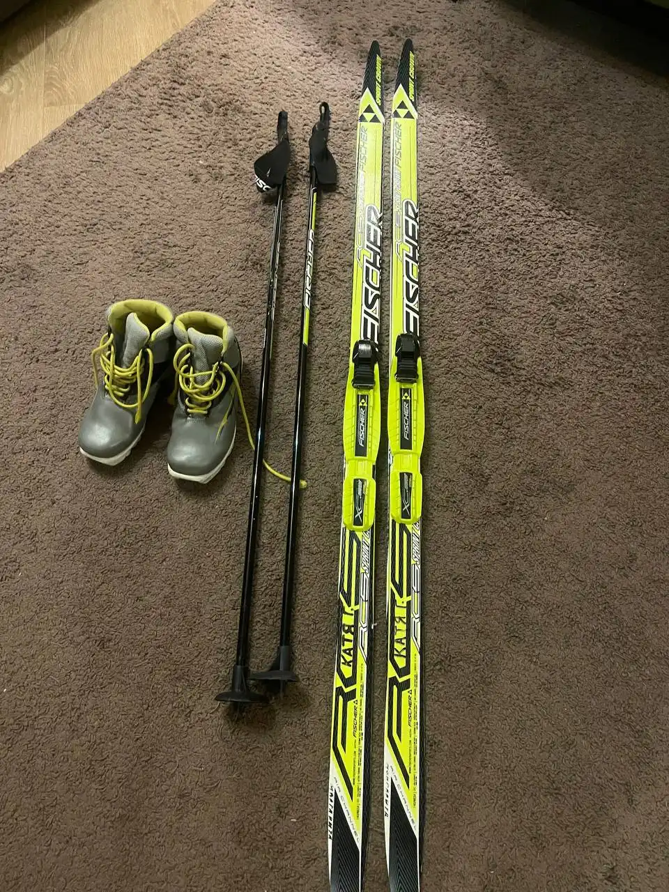 Детские лыжи Fischer 140 см с палками и ботинками - Зимний спорт (Хобби и отдых) в Балашиха
