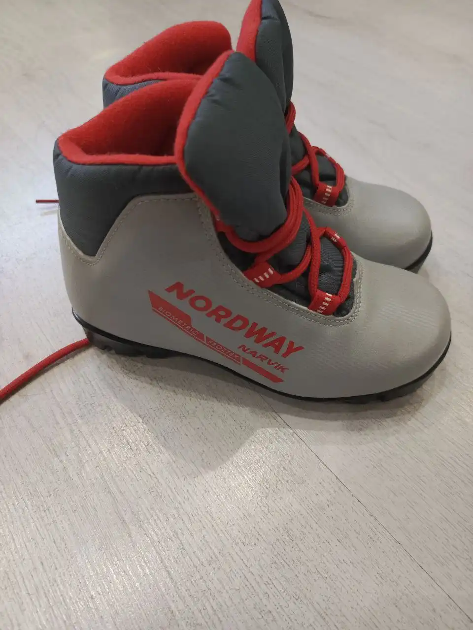 Лыжные ботинки детские 31 размер - Спортивная одежда (Одежда) в Балашиха