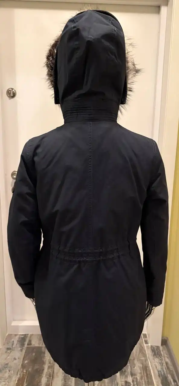 Стильная зимняя парка с мехом чернобурки - Верхняя одежда (Одежда) в Балашиха