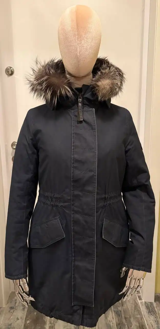 Стильная зимняя парка с мехом чернобурки - Верхняя одежда (Одежда) в Балашиха