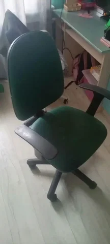 Компьютерное кресло в хорошем состоянии - Интерьерные фигуры в Балашиха