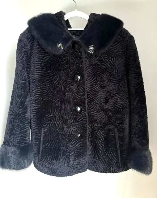 Продам шубу из каракульчи с капюшоном размер 52 (XL) - частное объявление в Балашиха