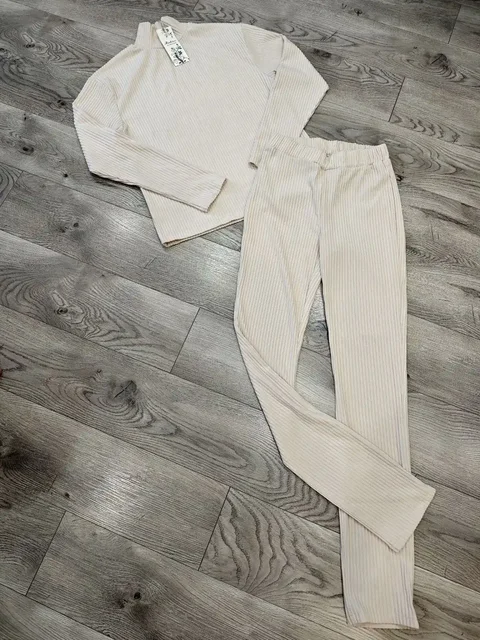 Костюм размер S с набором заколок - Толстовки в Балашиха