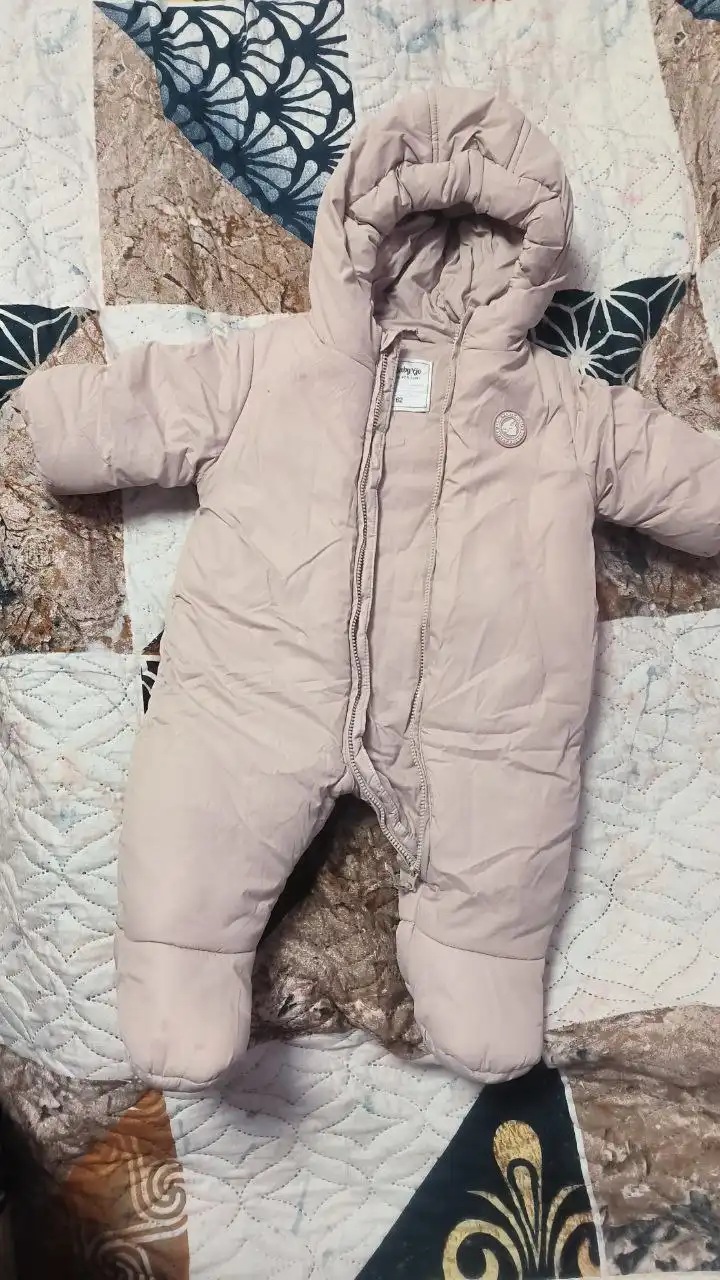 Зимний комбинезон пудрового цвета на рост 62-68 - Детская одежда (Одежда) в Балашиха