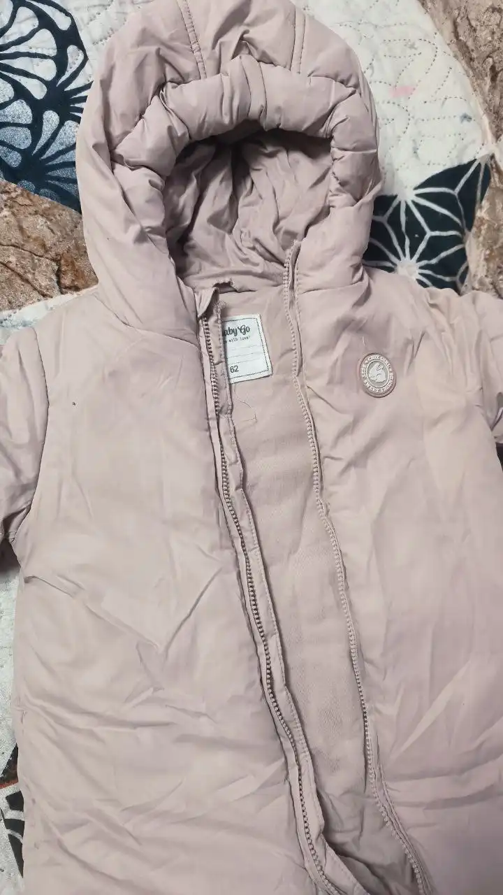 Зимний комбинезон пудрового цвета на рост 62-68 - Детская одежда (Одежда) в Балашиха