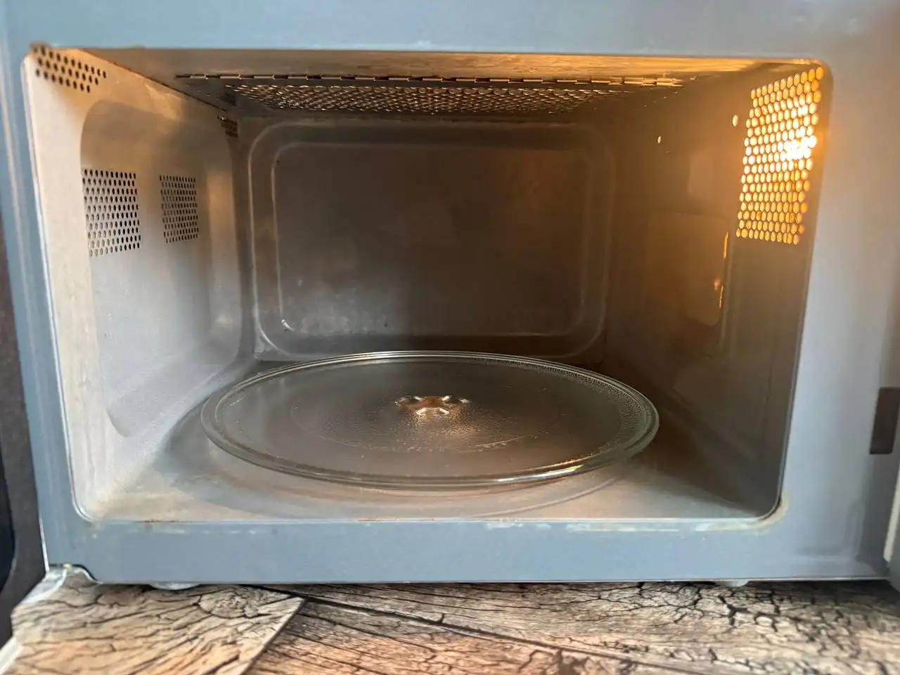 Микроволновая печь Gorenje в отличном состоянии - Бытовая техника (Для дома и дачи) в Балашиха