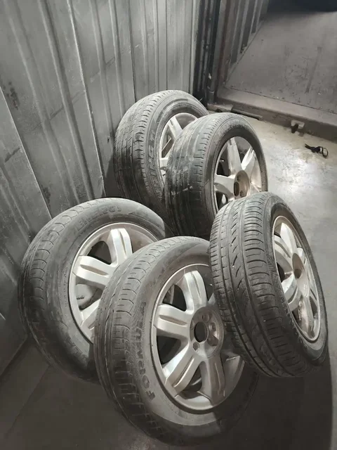 5 колес с Lada Largus - Автомобильные диски и шины в Балашиха