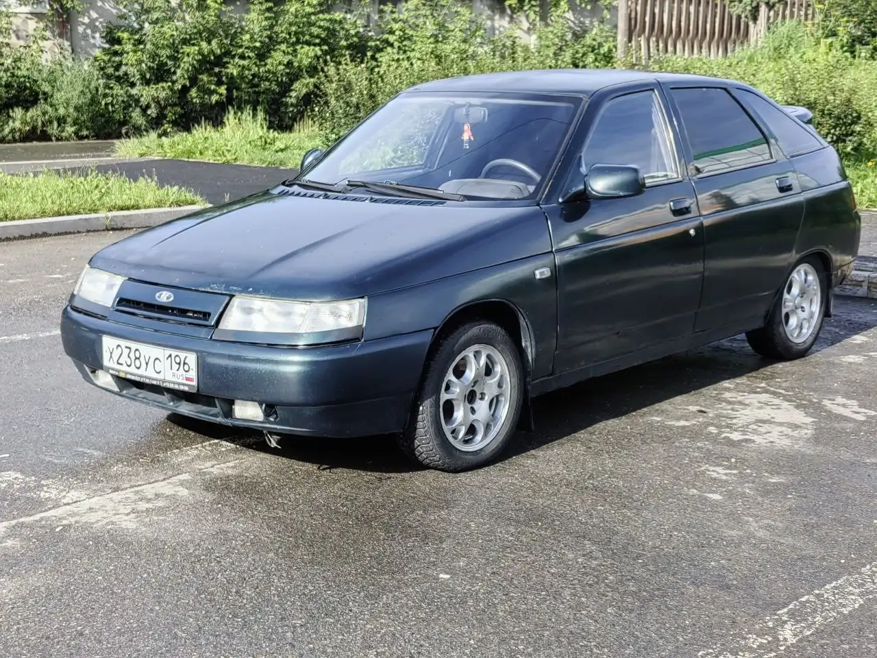 ВАЗ 2112 2002 года, 300 000 км - Легковые автомобили (Авто) в Екатеринбург