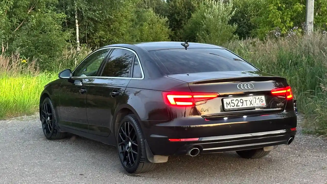 Ауди А4 2016 года