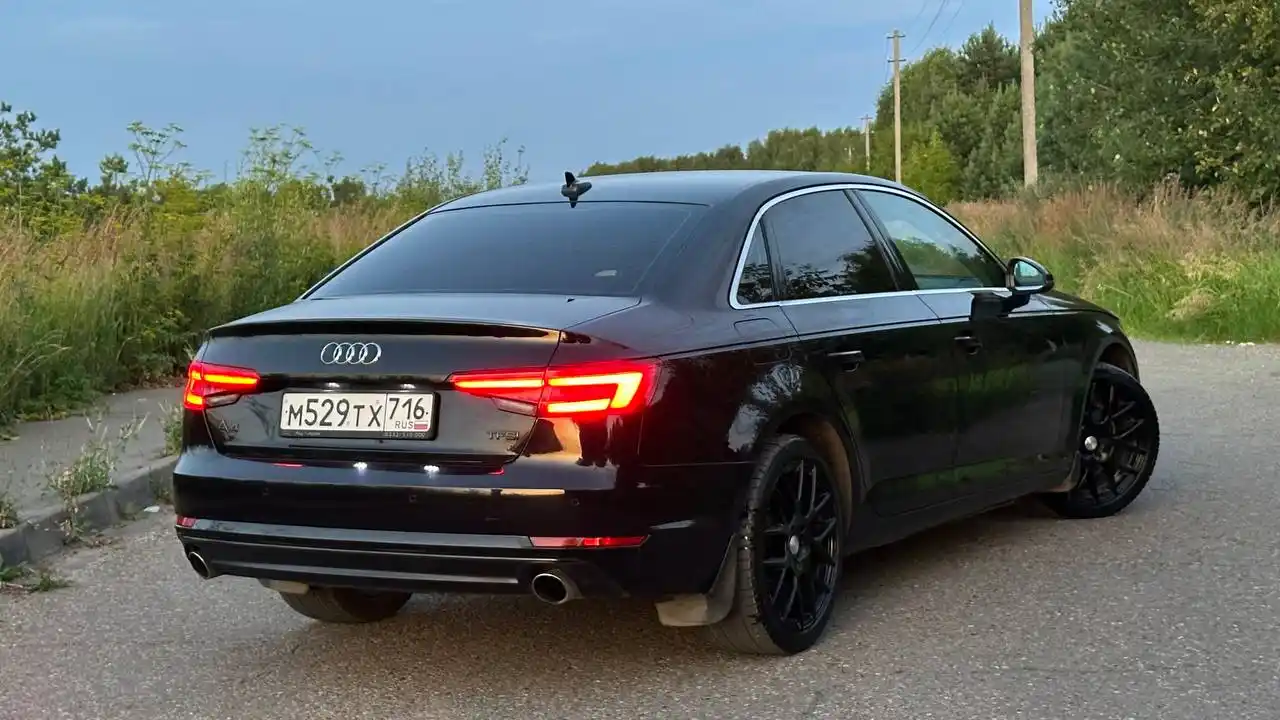 Ауди А4 2016 года