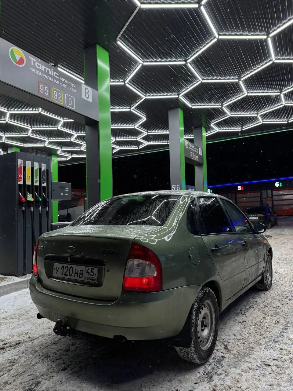 Продажа автомобилей ВАЗ Калина 2008 и ВАЗ 2105 2010