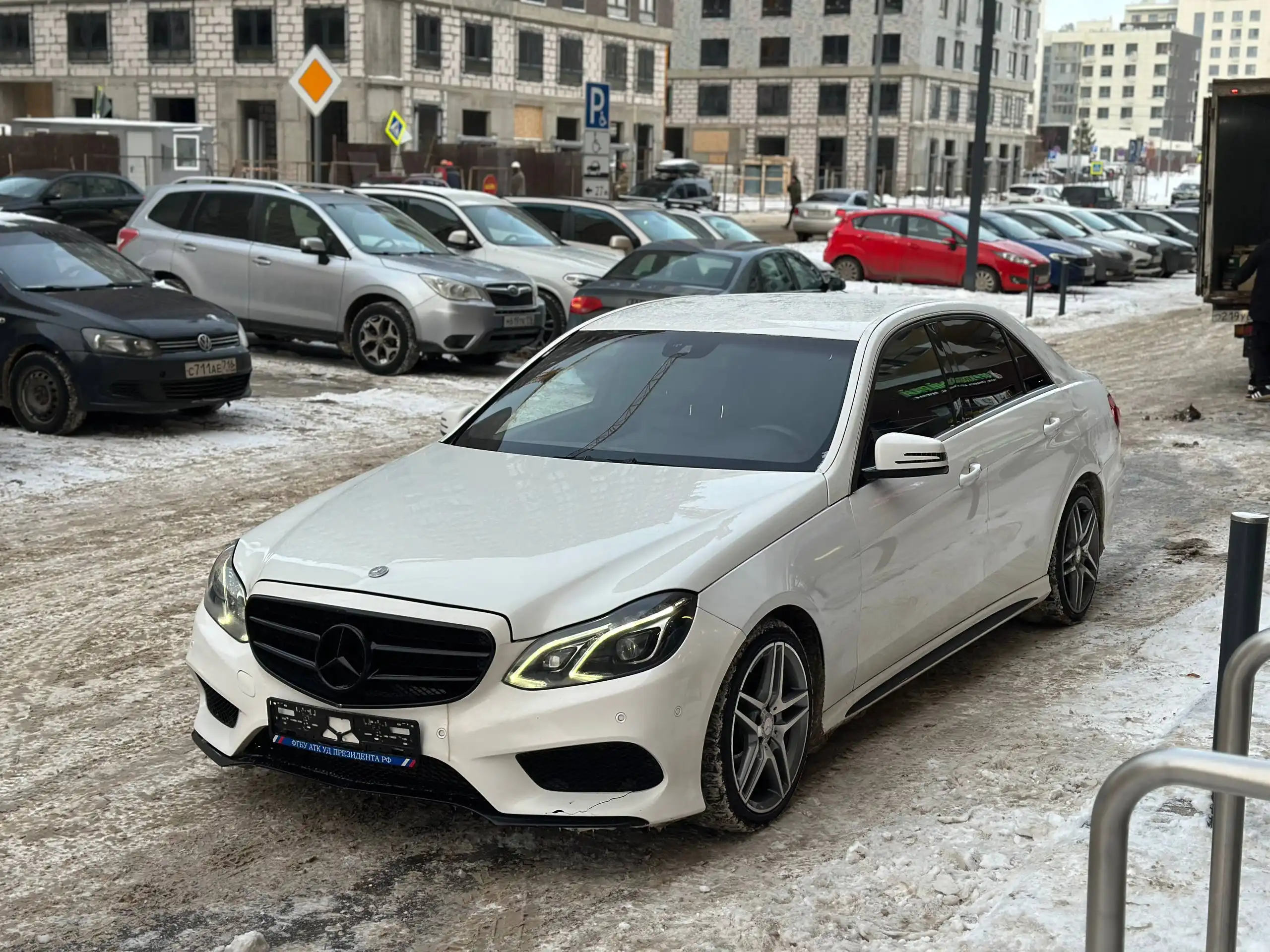 Продажа Mercedes W212 2013 года с рестайлингом и AMG пакетом