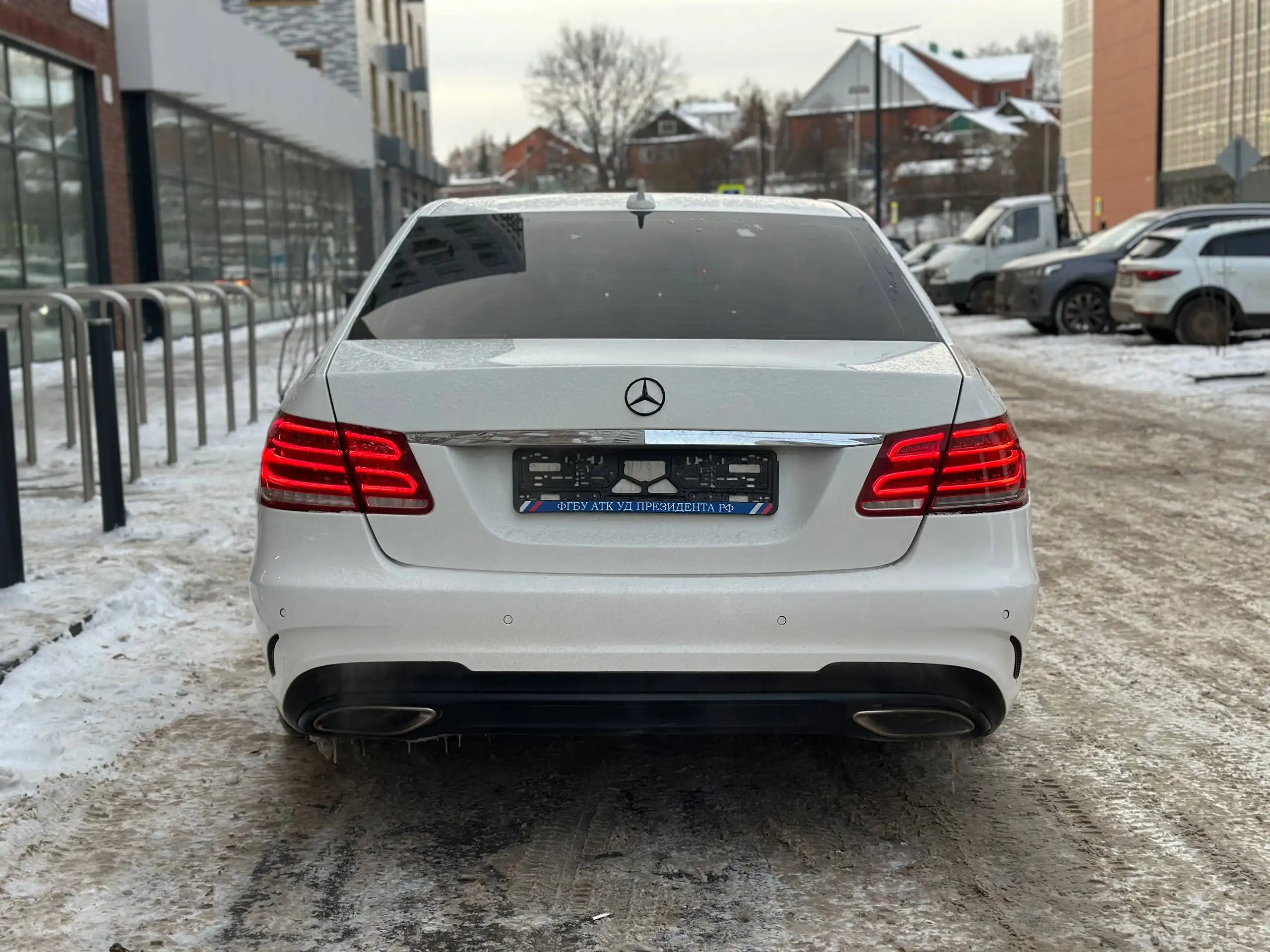 Продажа Mercedes W212 2013 года с рестайлингом и AMG пакетом