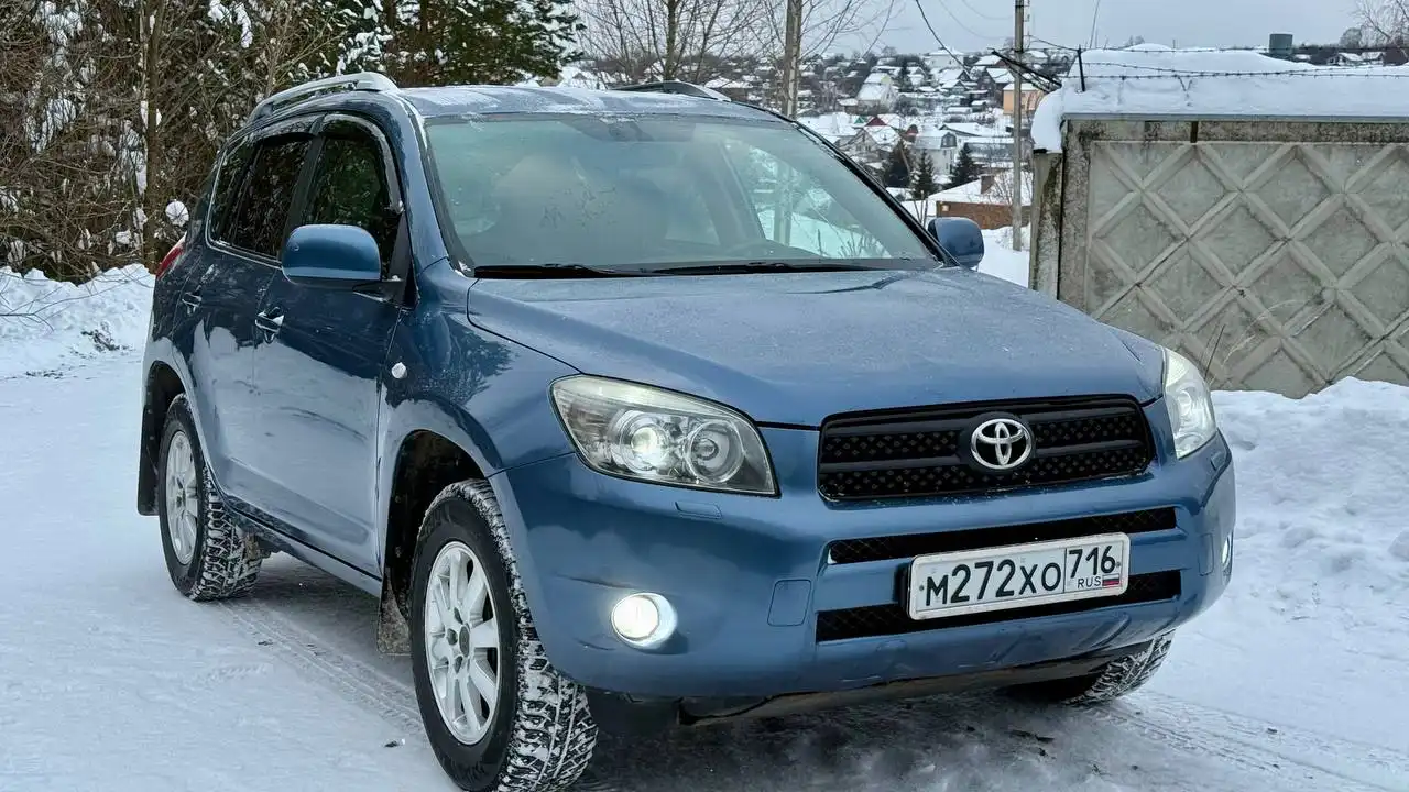 Продажа Toyota RAV4 2007 года, 2 литра, зеленая автотека - Легковые автомобили (Авто) в Казань