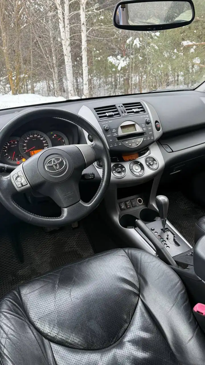 Продажа Toyota RAV4 2007 года, 2 литра, зеленая автотека - Легковые автомобили (Авто) в Казань