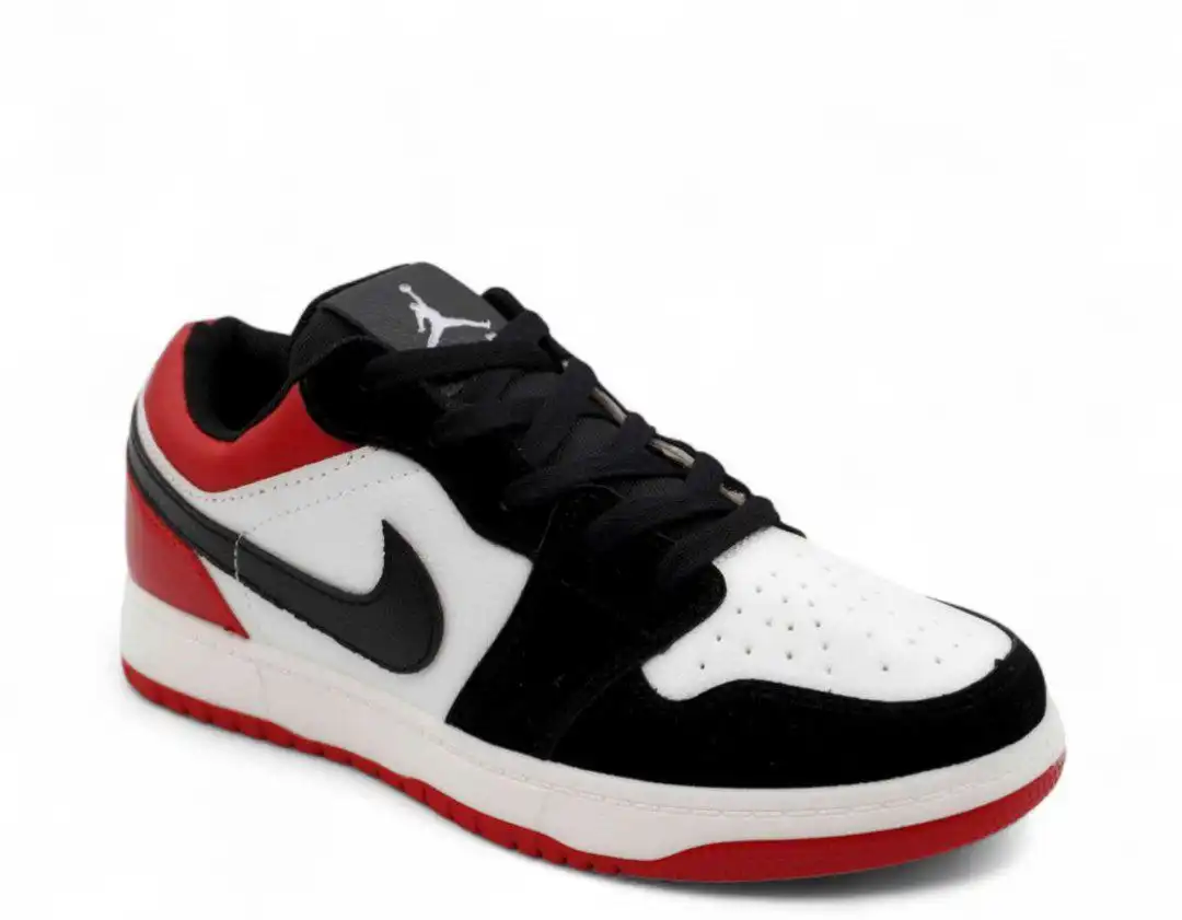 Продажа кроссовок Nike Dunk в различных расцветках