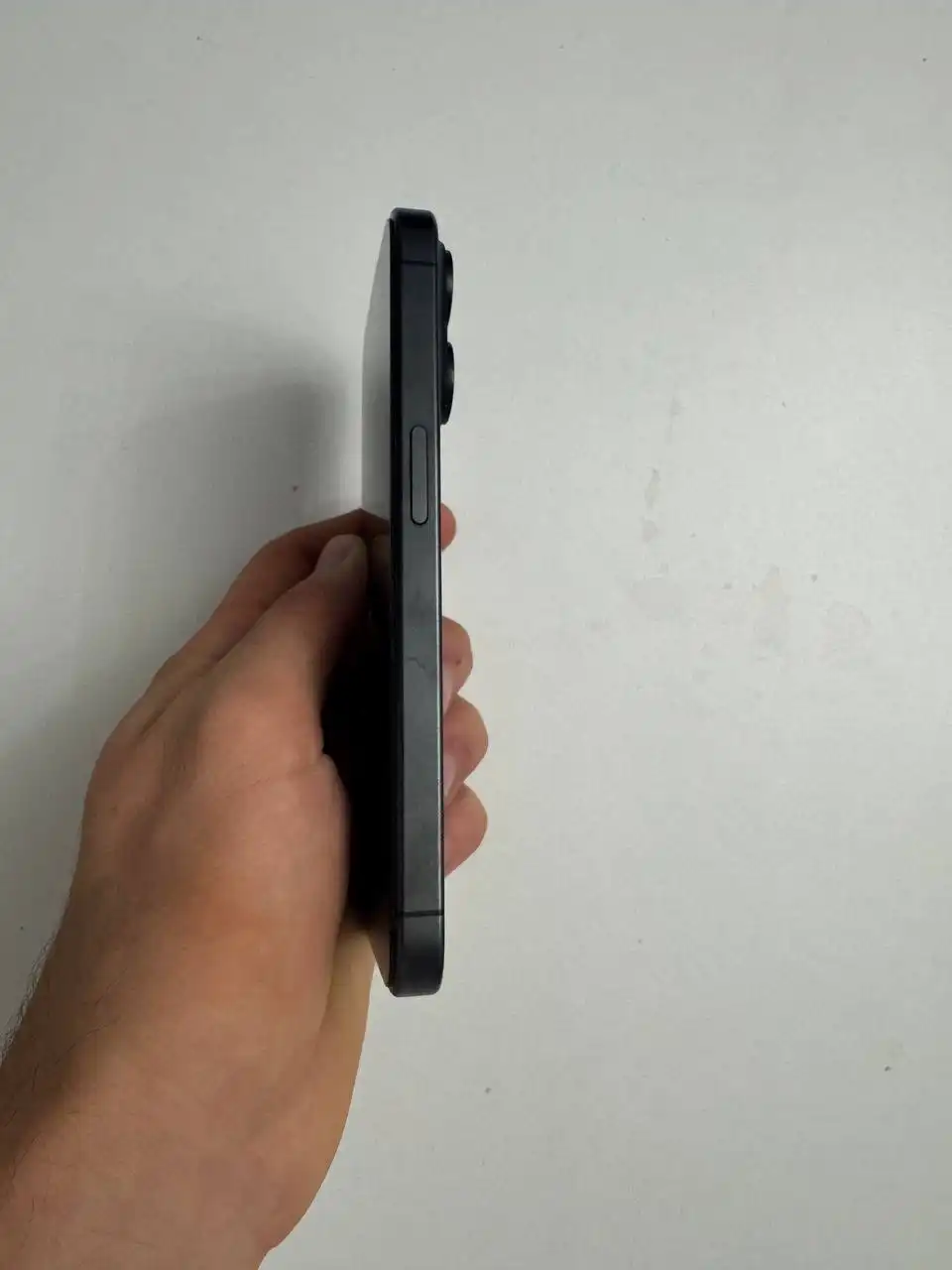 iPhone 15 Pro 128 ГБ в идеальном состоянии