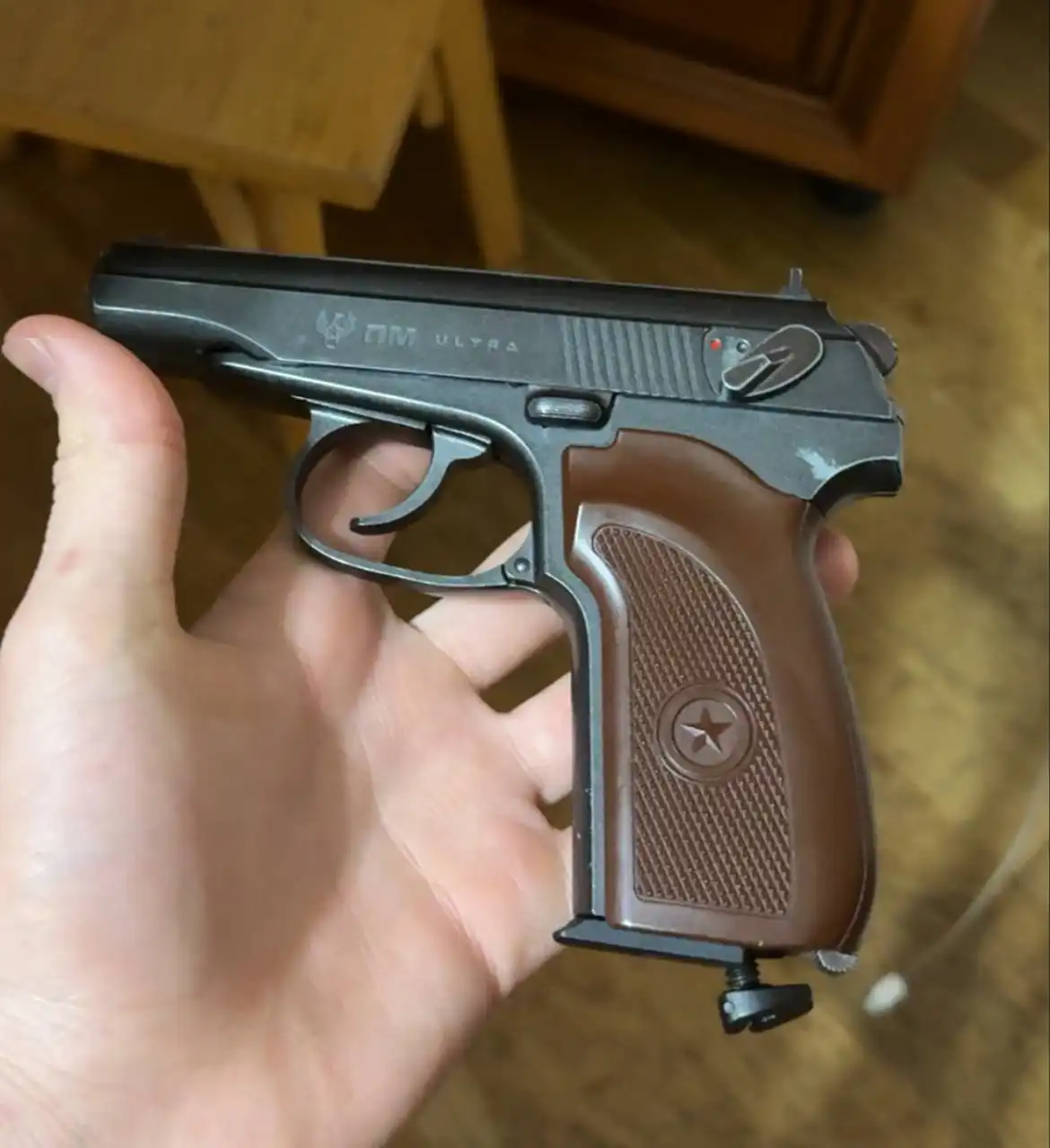 Продажа пневматического пистолета Макаров