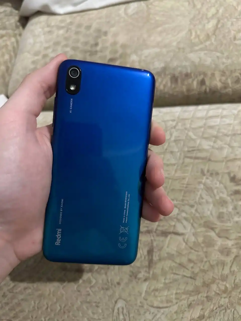 Телефон в отличном состоянии с коробкой