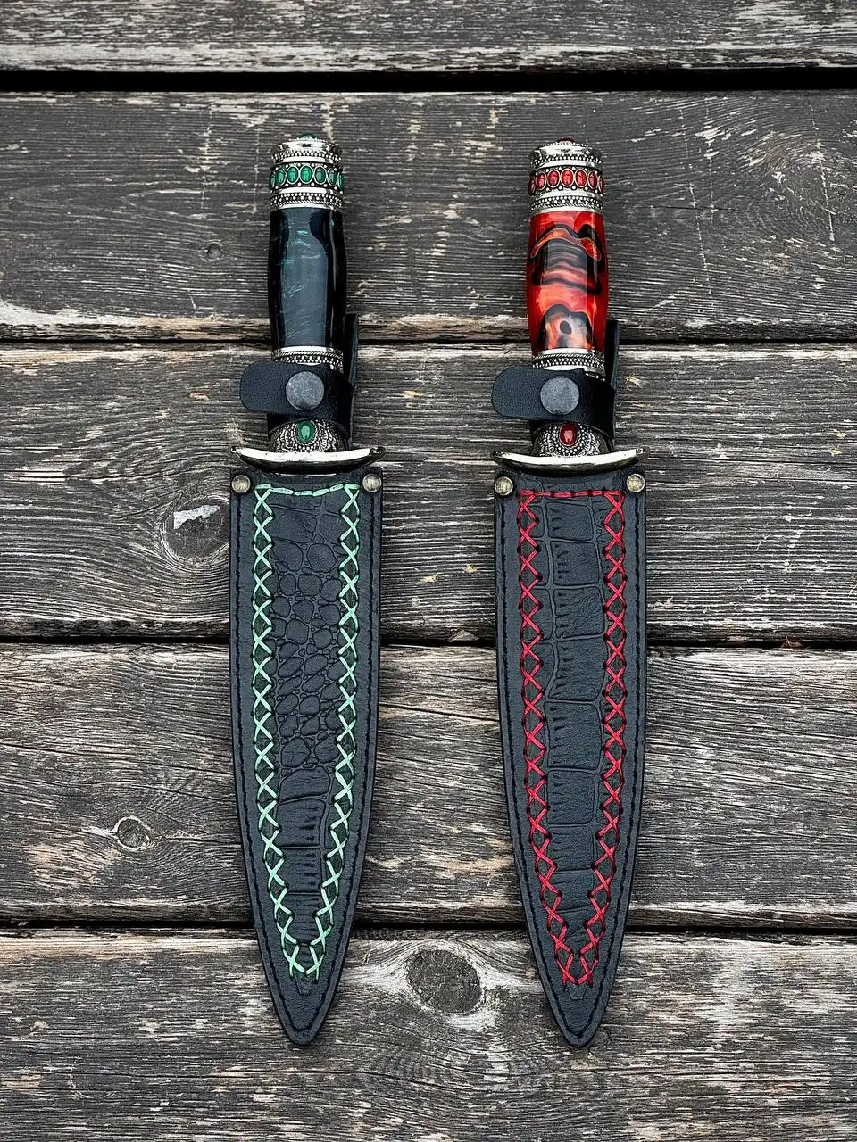 Нож из никелированного дамаска с натуральной кожей