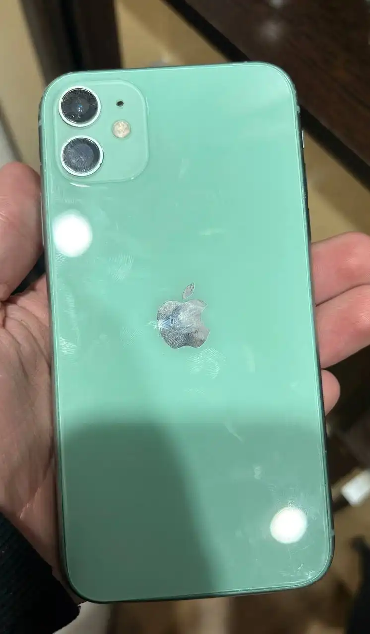 Айфон 11 64 ГБ с заменой АКБ и экрана